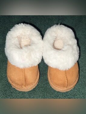 Baby Slippers with Fur Trim